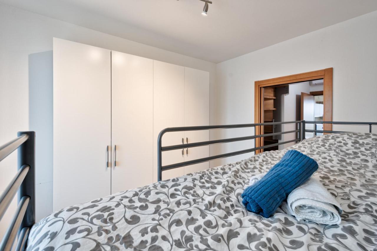Casa Alessandro Con Piscina Lago Di Garda 살리온제 외부 사진
